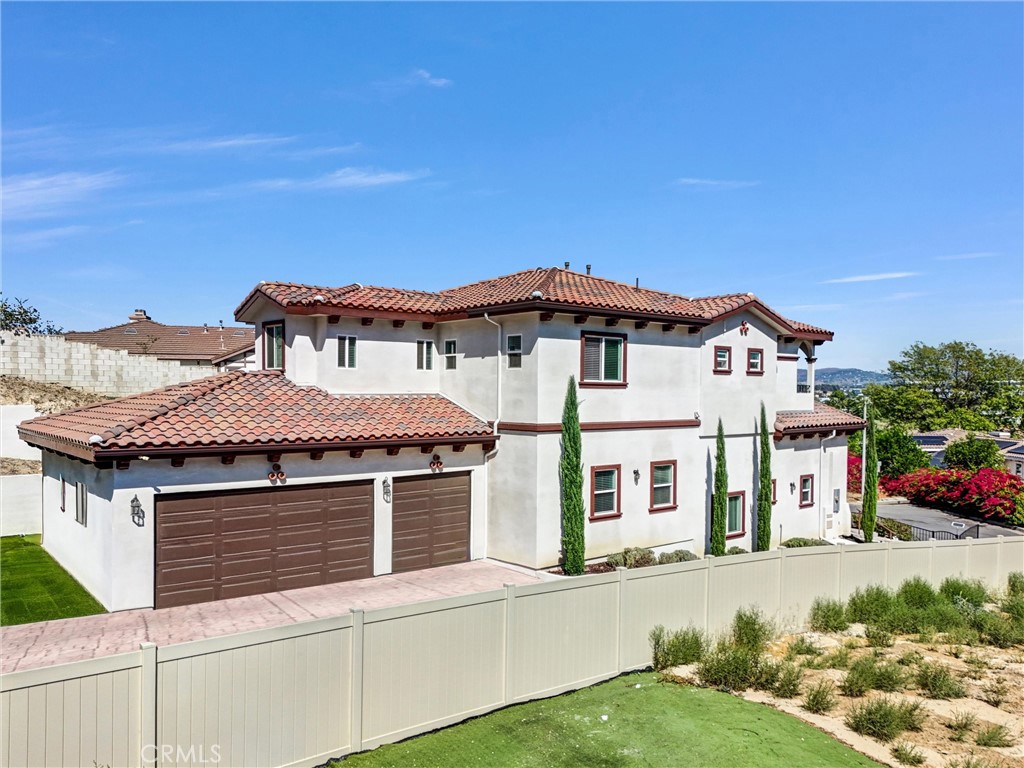 451 Avenida Esplendor