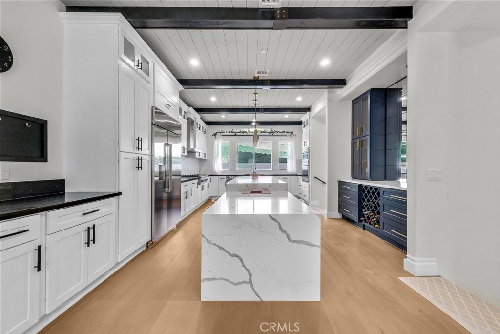 451 Avenida Esplendor