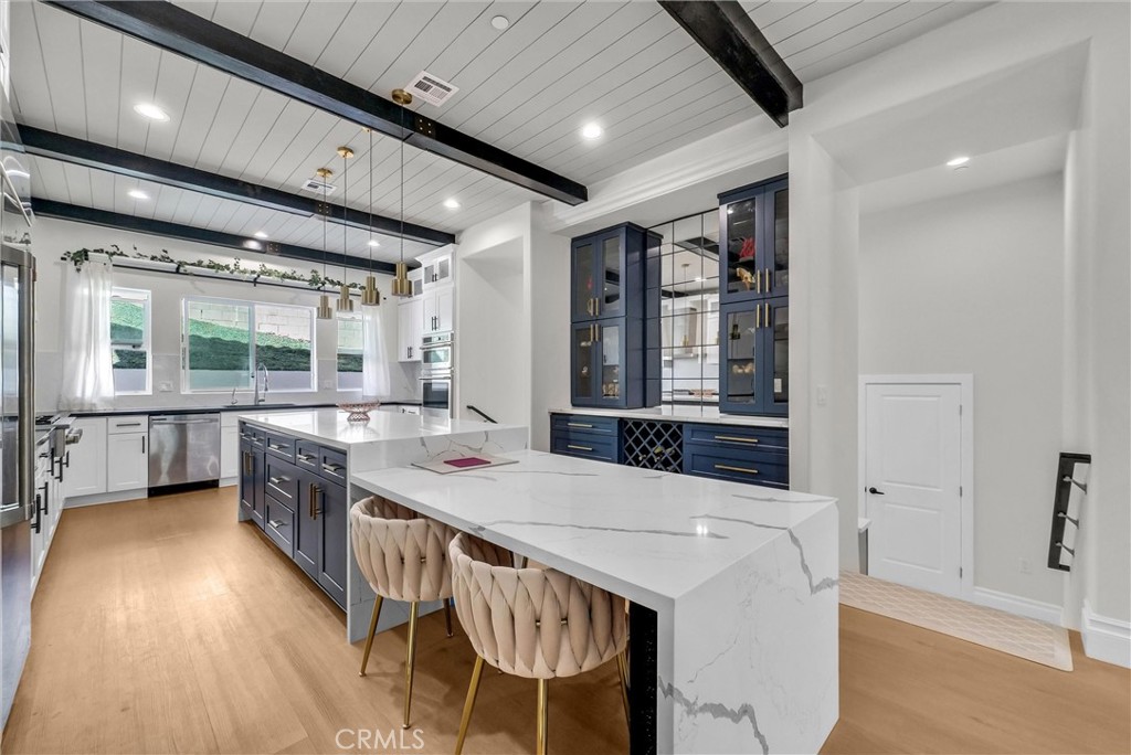 451 Avenida Esplendor