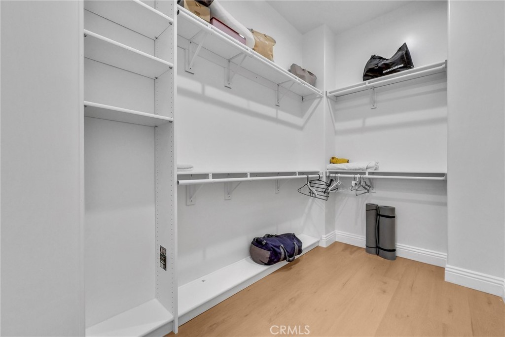 451 Avenida Esplendor