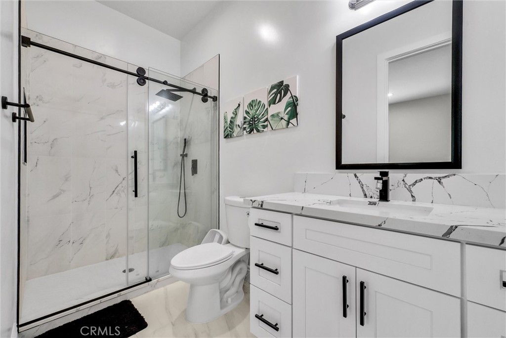 451 Avenida Esplendor