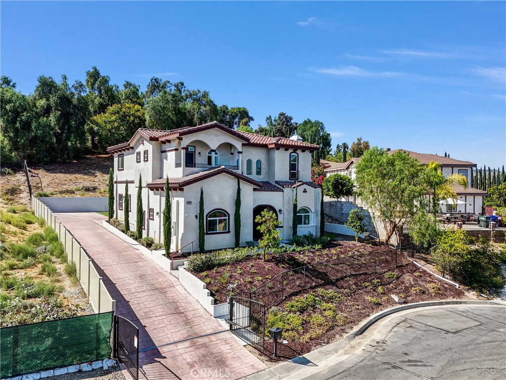 451 Avenida Esplendor