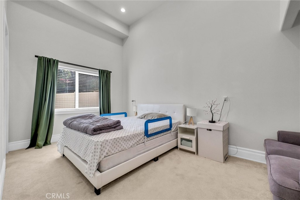 451 Avenida Esplendor