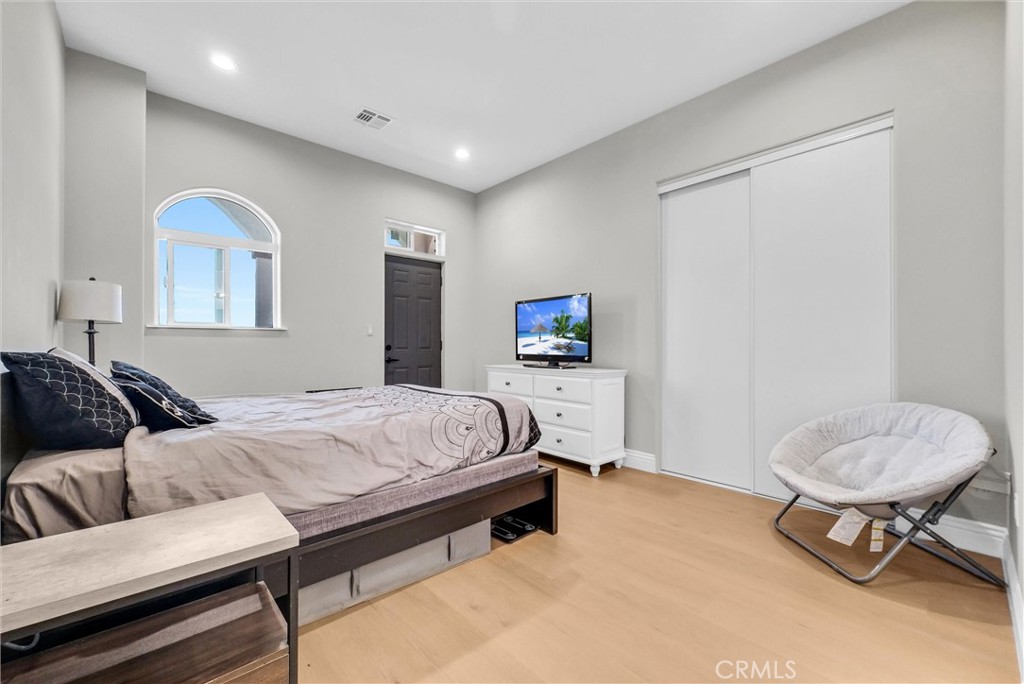 451 Avenida Esplendor