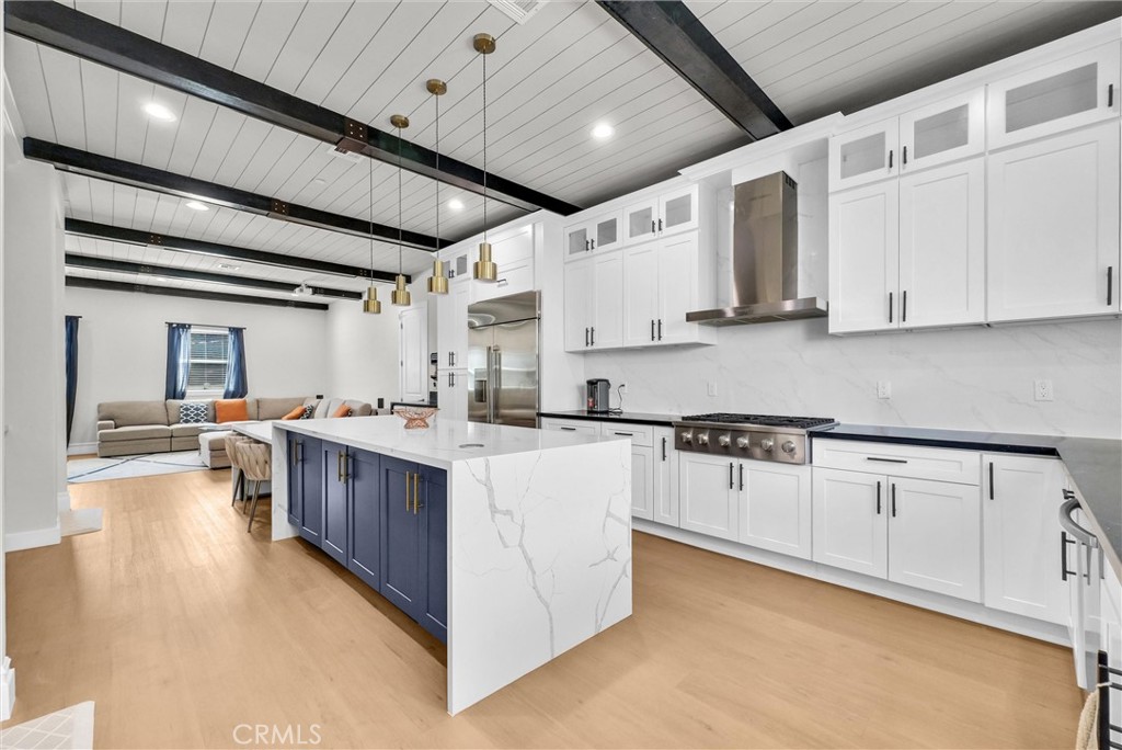 451 Avenida Esplendor