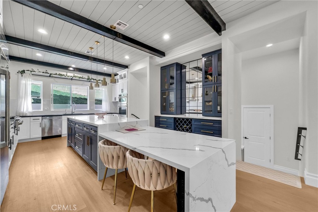 451 Avenida Esplendor