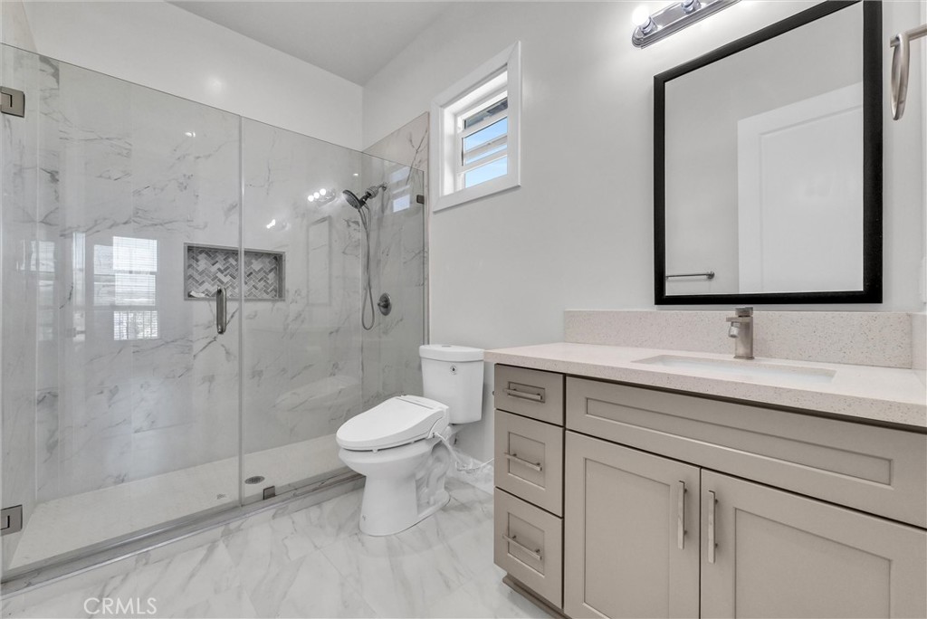 451 Avenida Esplendor