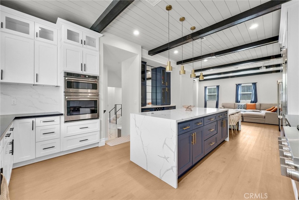 451 Avenida Esplendor