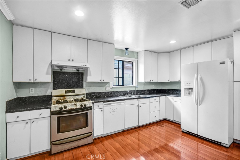 18220 Gallineta Street