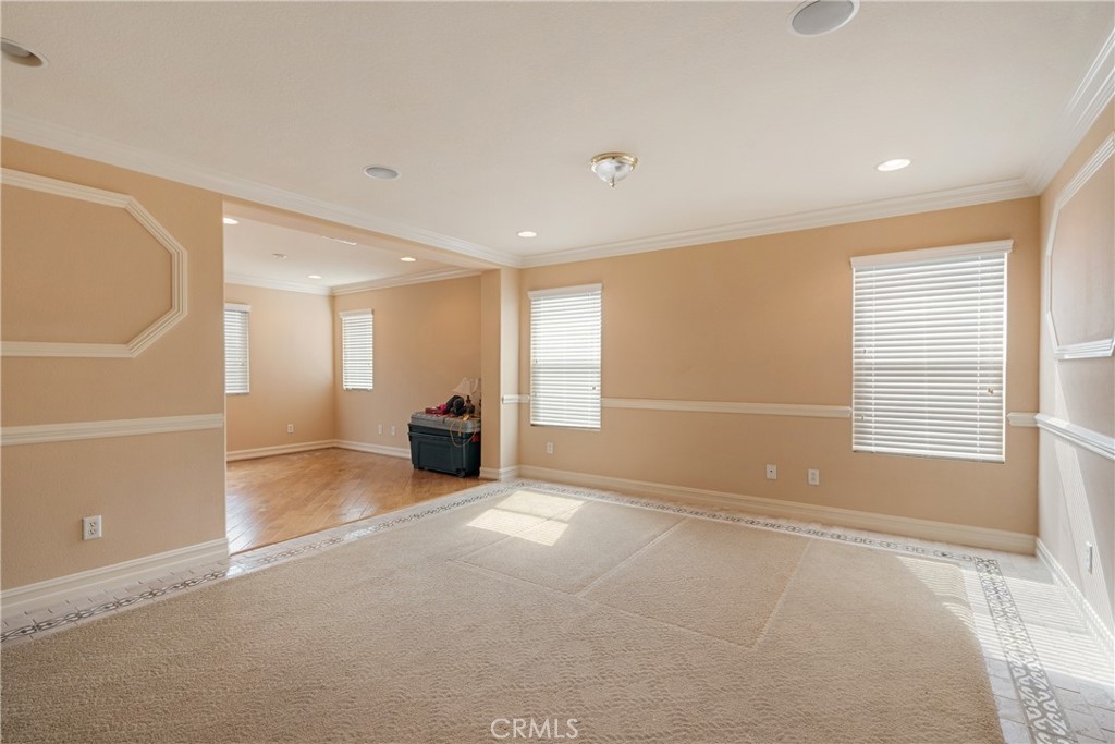 6800 Knightsbridge Court