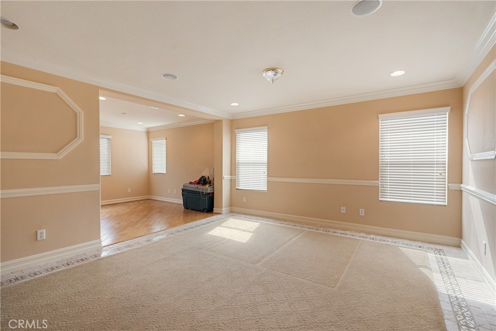 6800 Knightsbridge Court