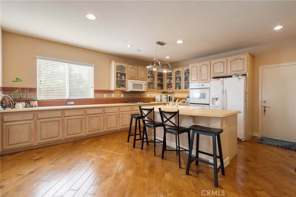 6800 Knightsbridge Court