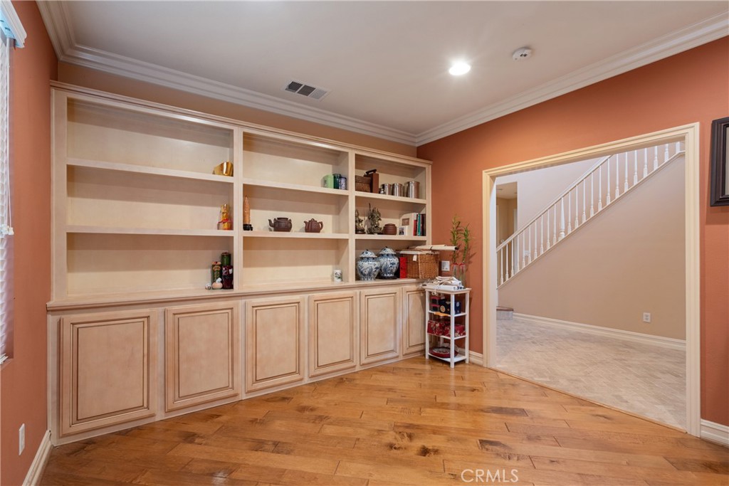 6800 Knightsbridge Court