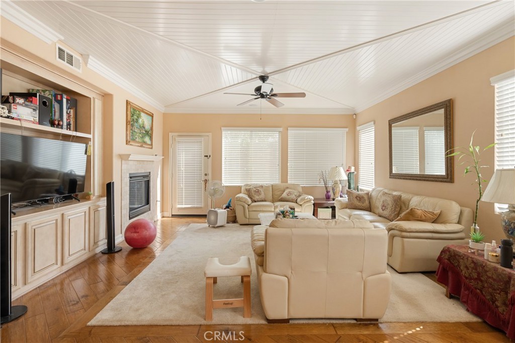 6800 Knightsbridge Court