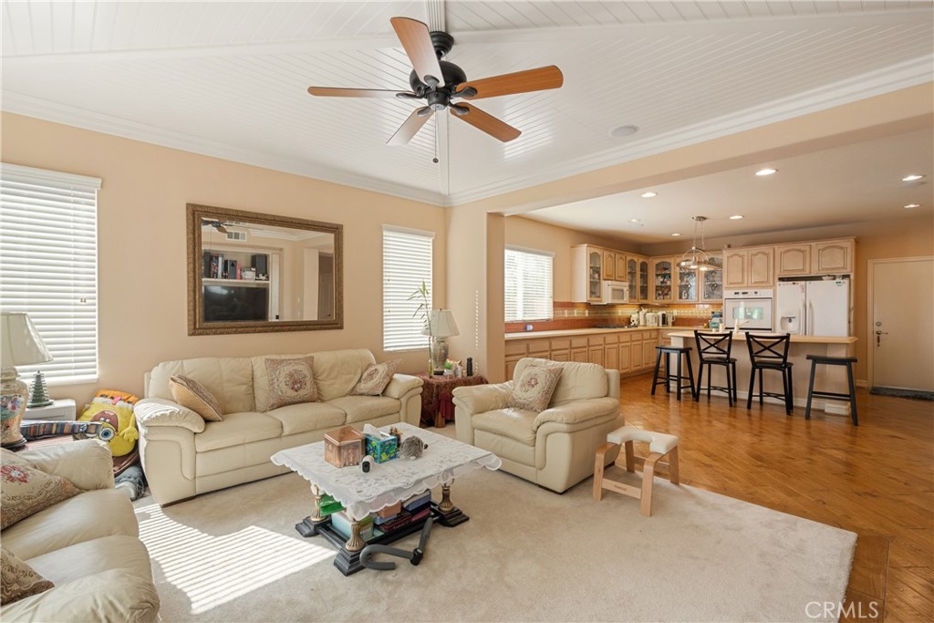 6800 Knightsbridge Court