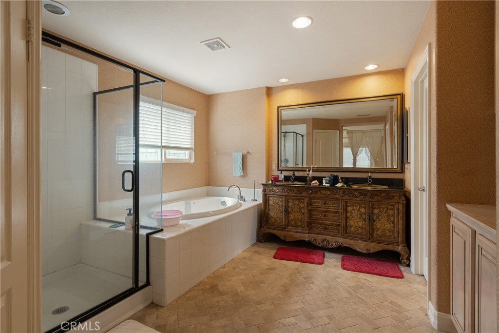 6800 Knightsbridge Court