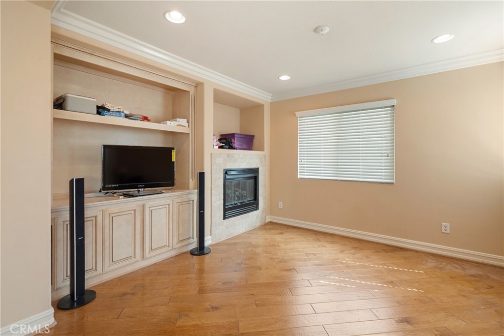 6800 Knightsbridge Court