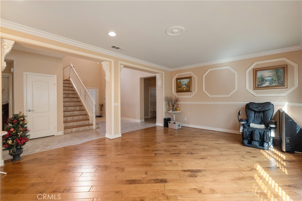 6800 Knightsbridge Court