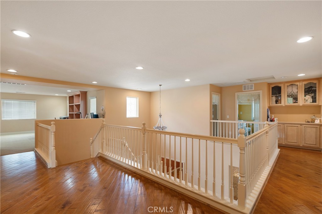 6800 Knightsbridge Court