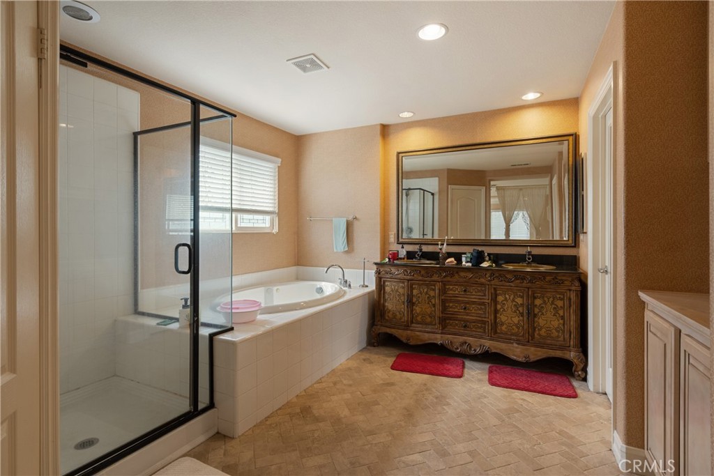 6800 Knightsbridge Court