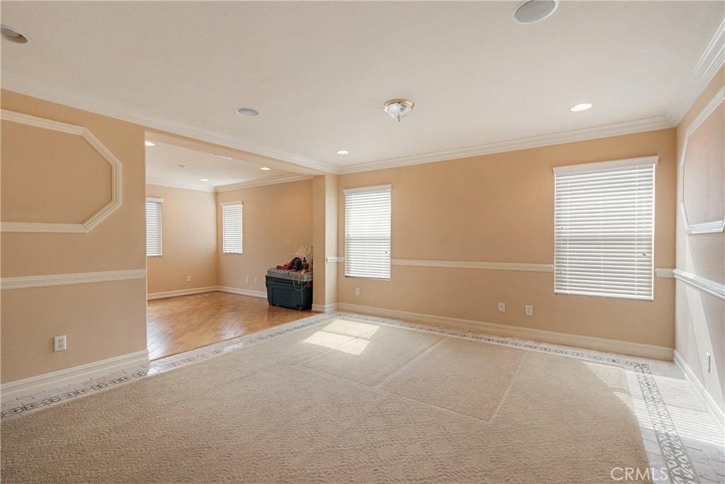 6800 Knightsbridge Court