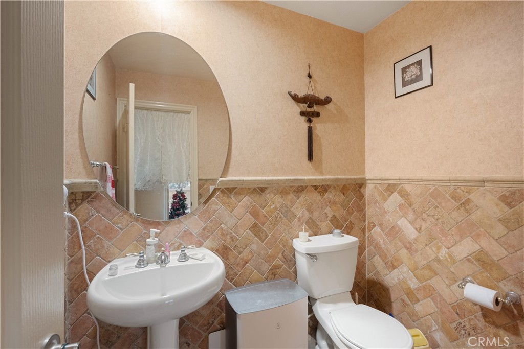 6800 Knightsbridge Court