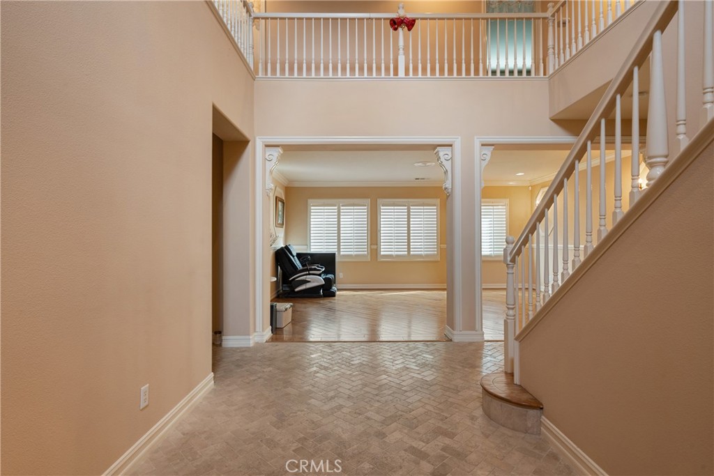 6800 Knightsbridge Court