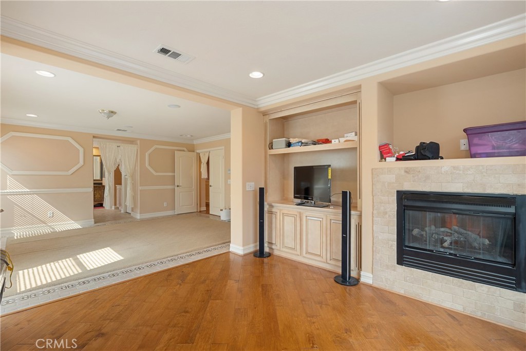 6800 Knightsbridge Court