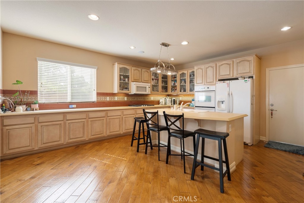 6800 Knightsbridge Court