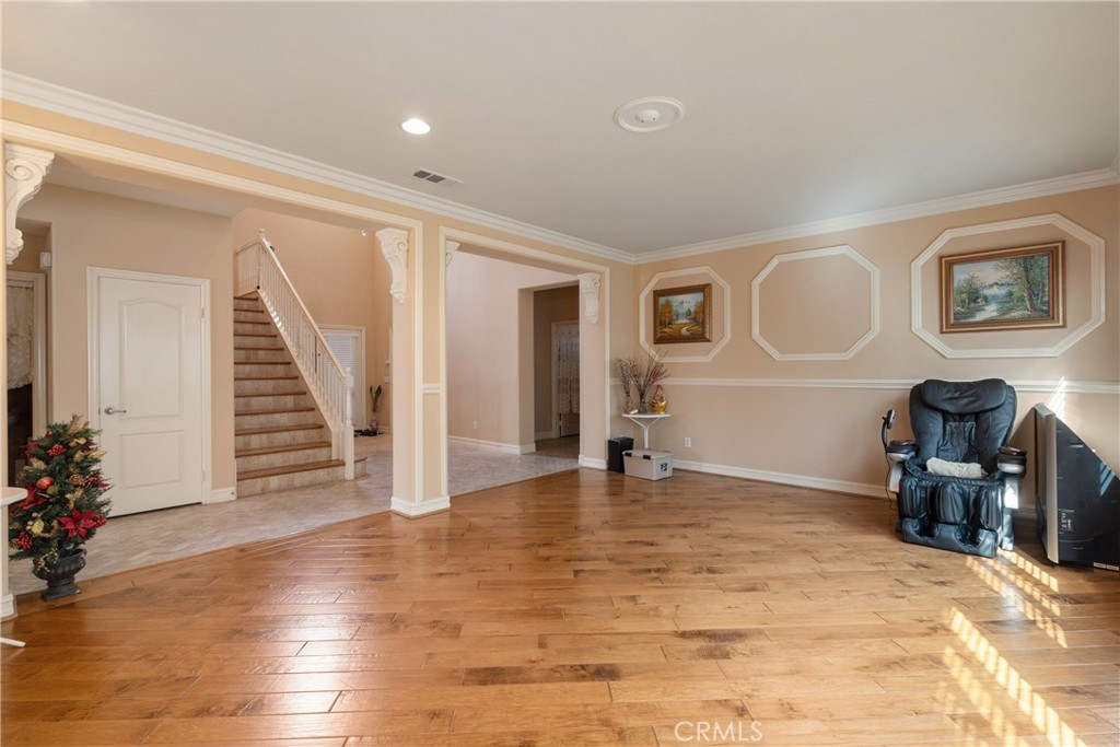 6800 Knightsbridge Court