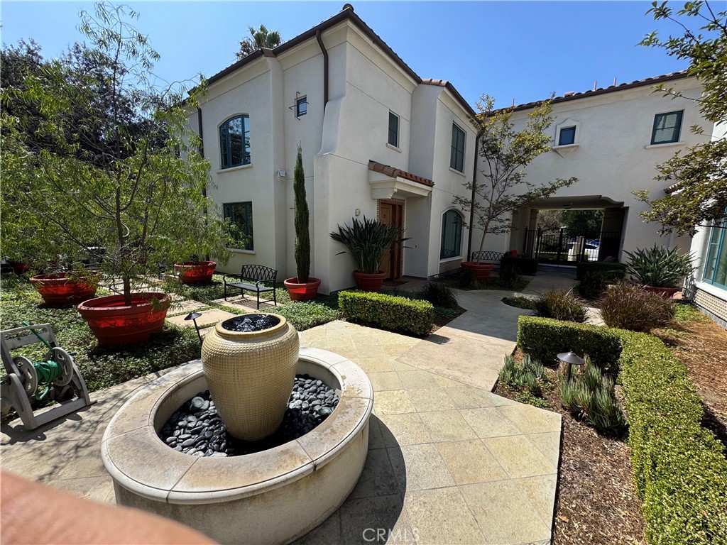 188 S Sierra Madre Boulevard 2