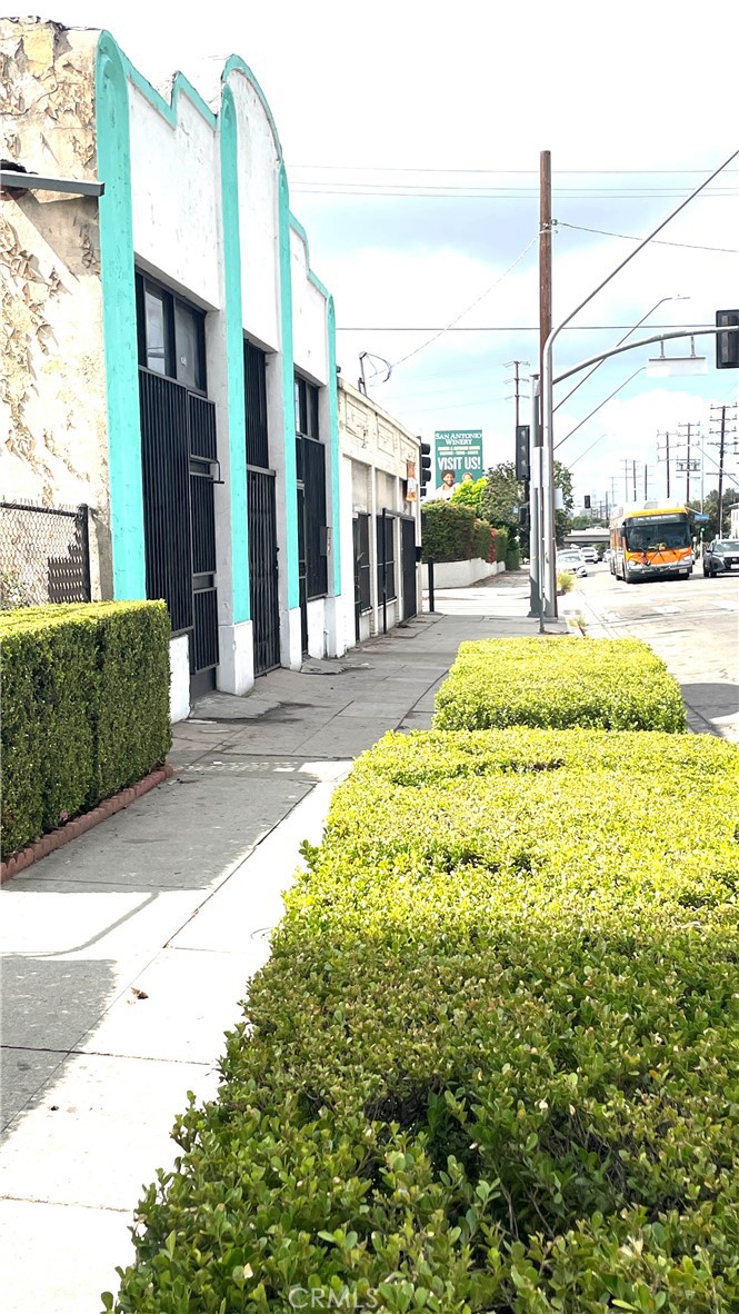 2806 N Main