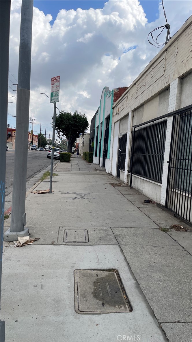 2806 N Main
