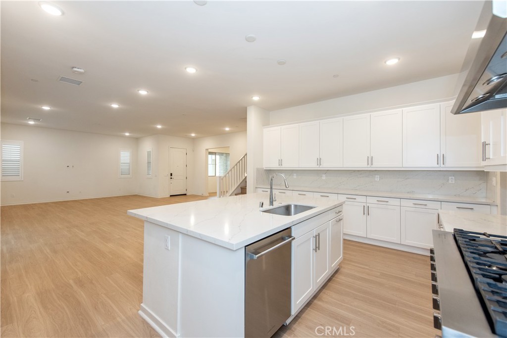 4787 S Ansley