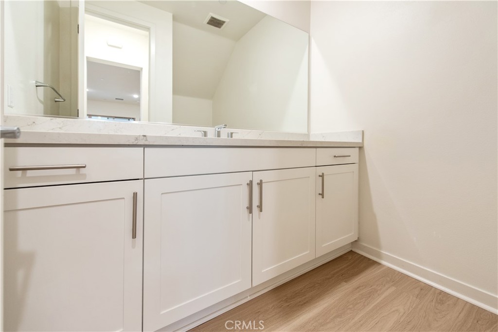 4787 S Ansley