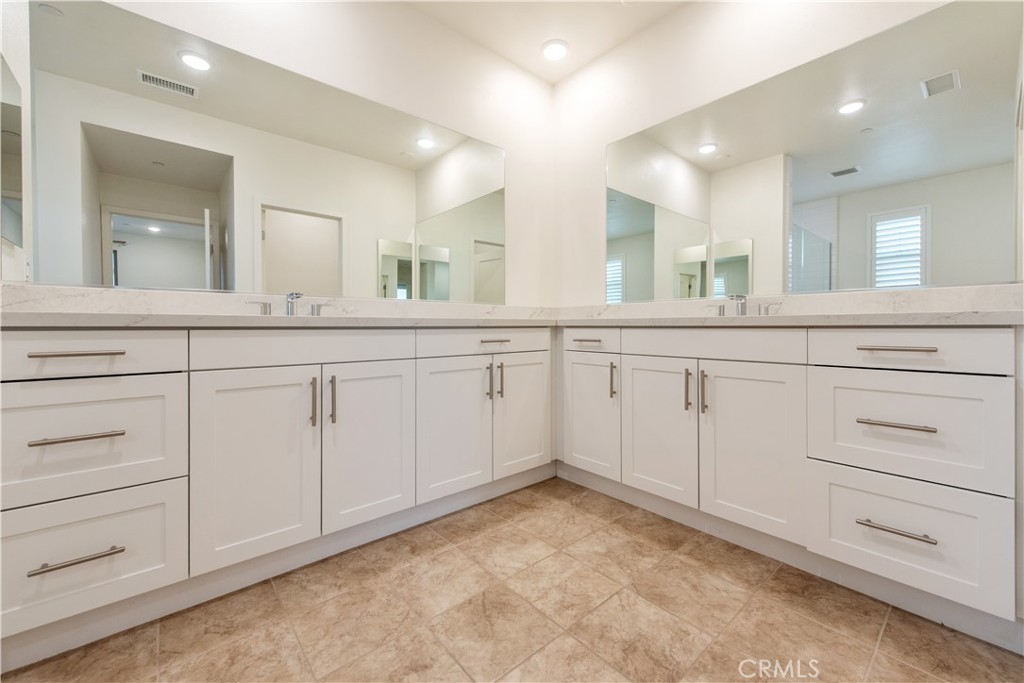 4787 S Ansley