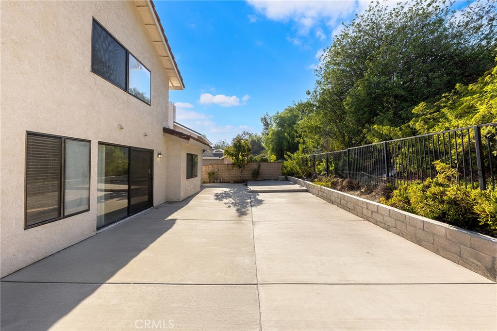 1049 Longview Drive