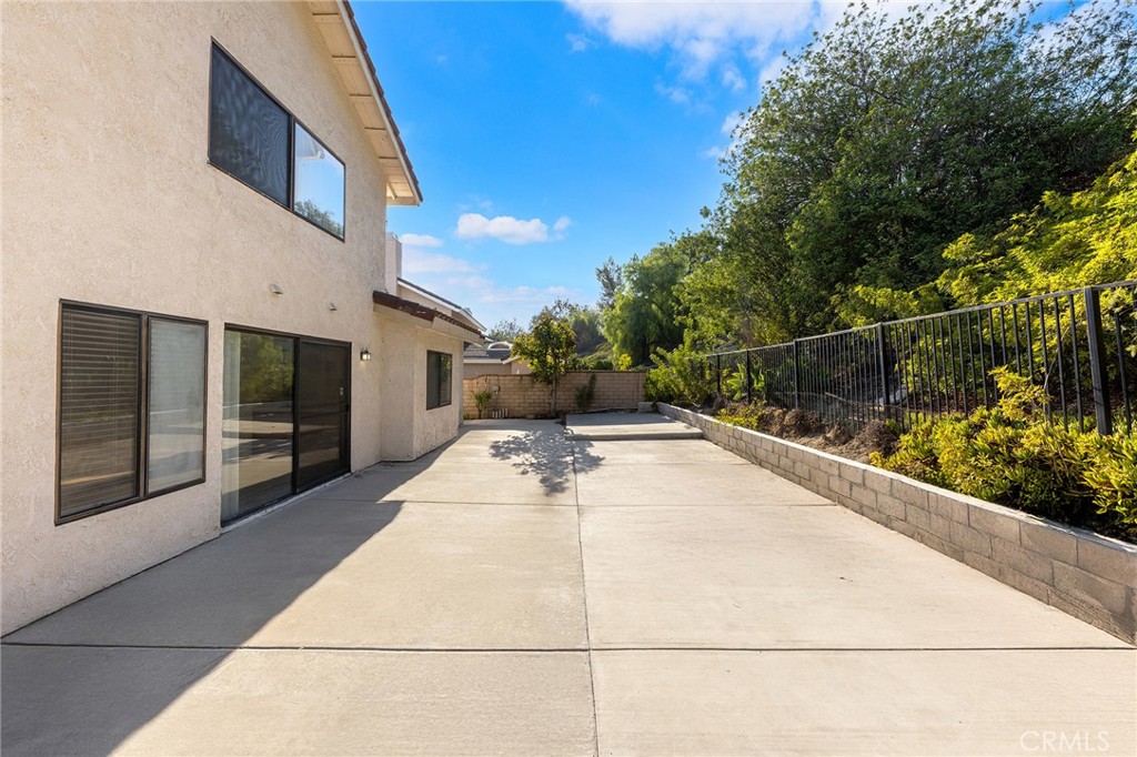 1049 Longview Drive