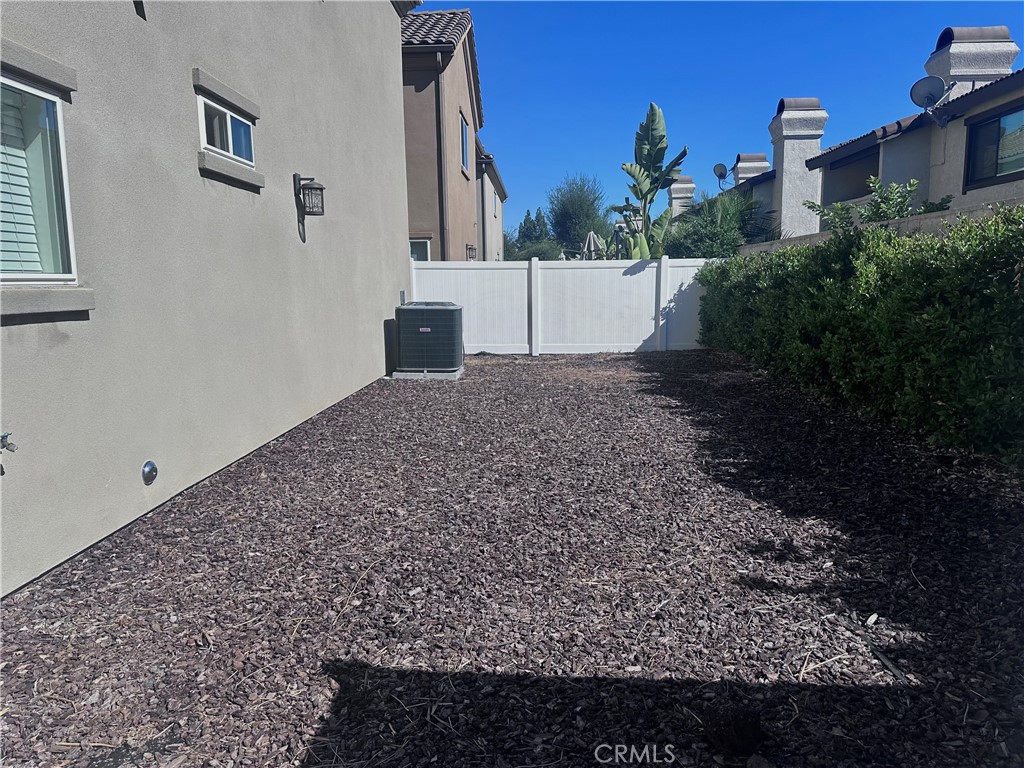 21052 E Cypress