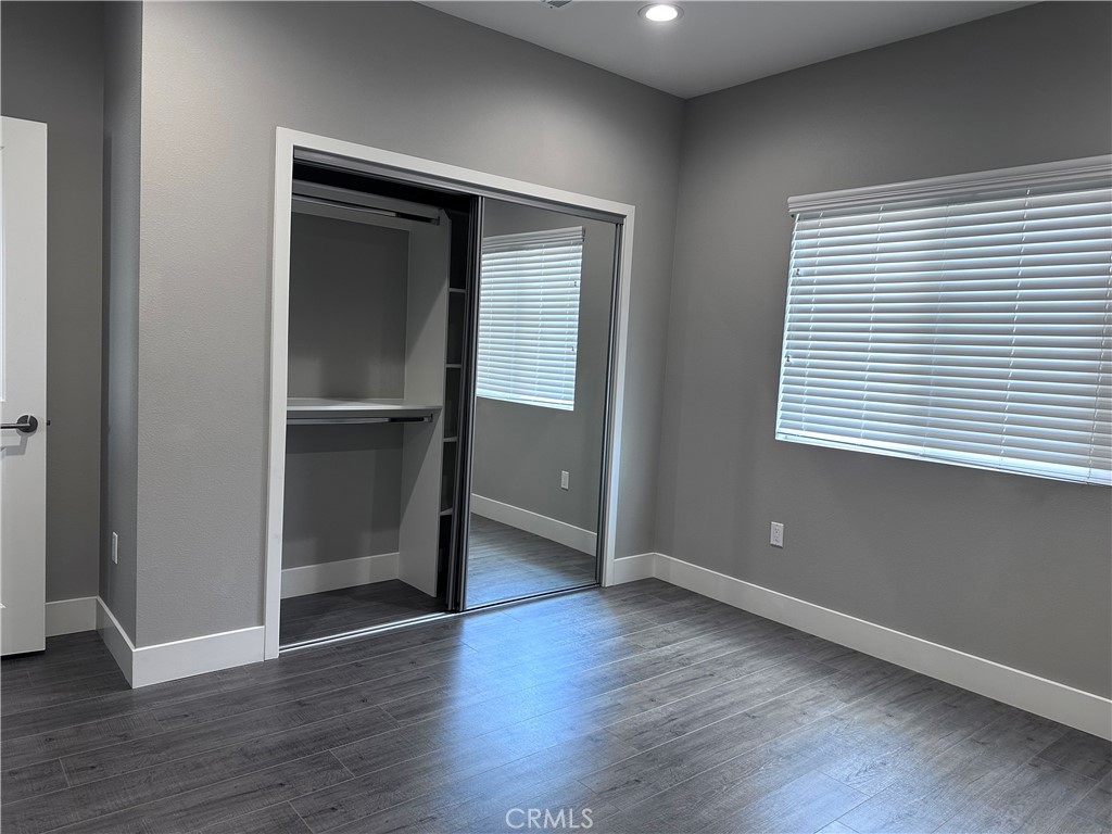 21052 E Cypress