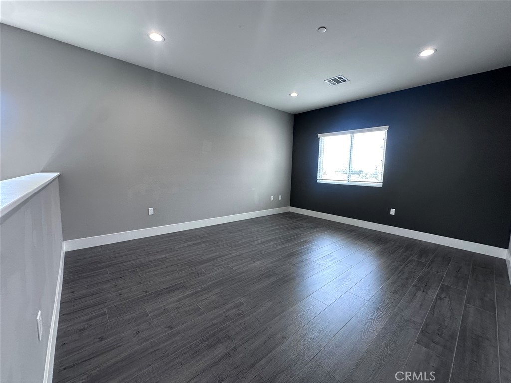 21052 E Cypress