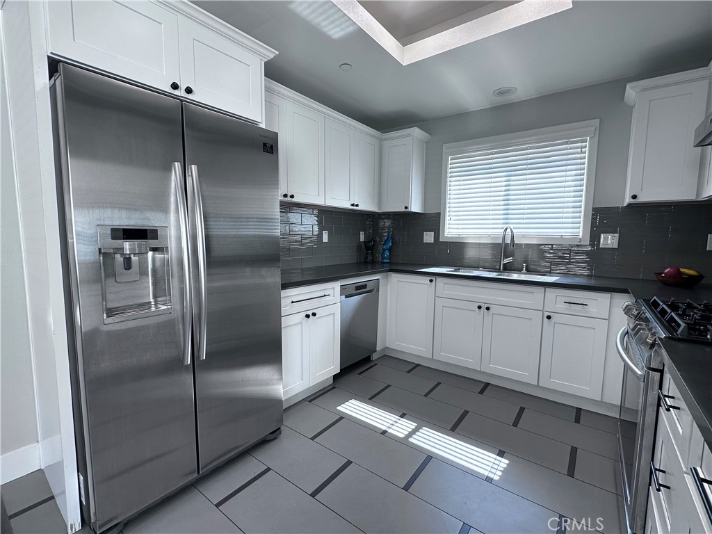 21052 E Cypress