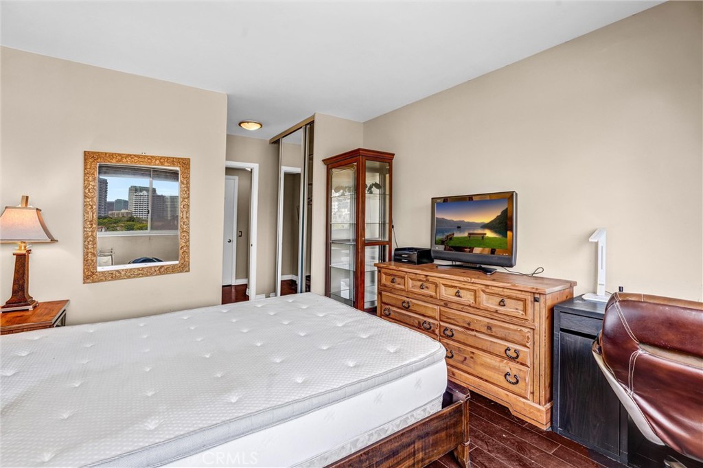 969 Hilgard Avenue 706