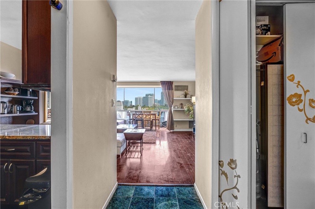 969 Hilgard Avenue 706