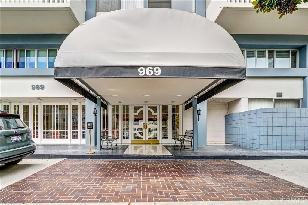 969 Hilgard Avenue 706