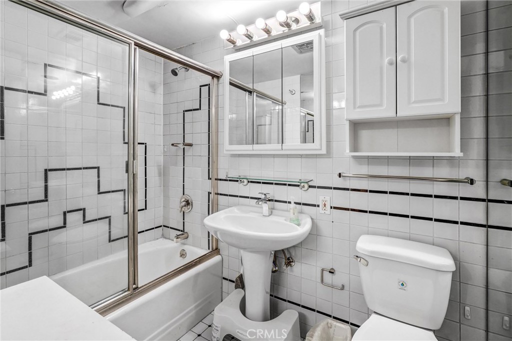 969 Hilgard Avenue 706