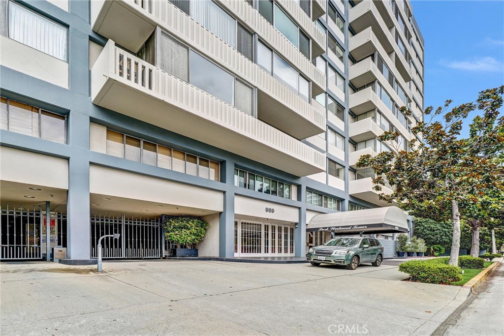 969 Hilgard Avenue 706