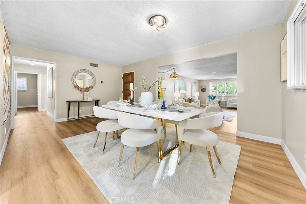1357 N Aldenville