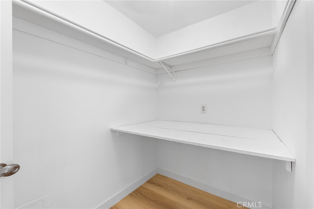 1357 N Aldenville