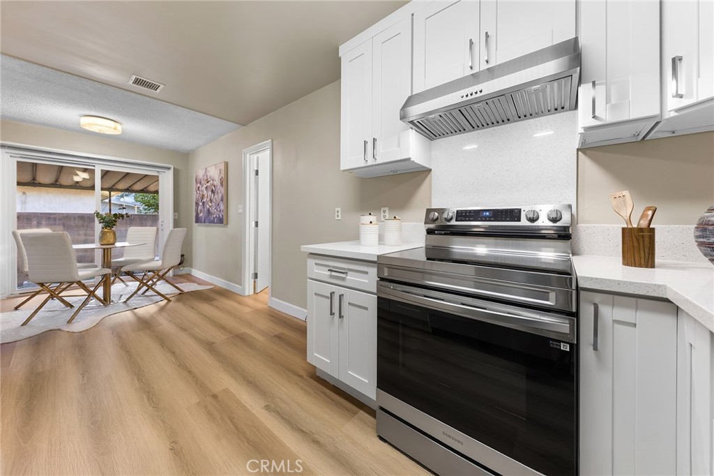 1357 N Aldenville
